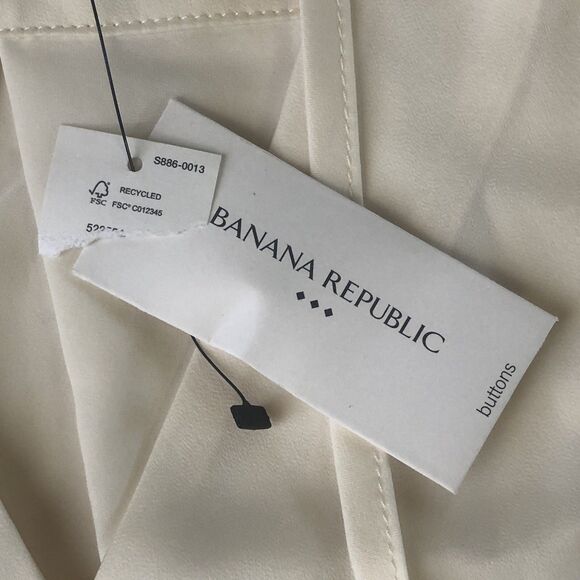 Banana Republic Factory Bubble Hem V-Neck Blouse Snow Day Size Medium NWT - Picture 13 of 16